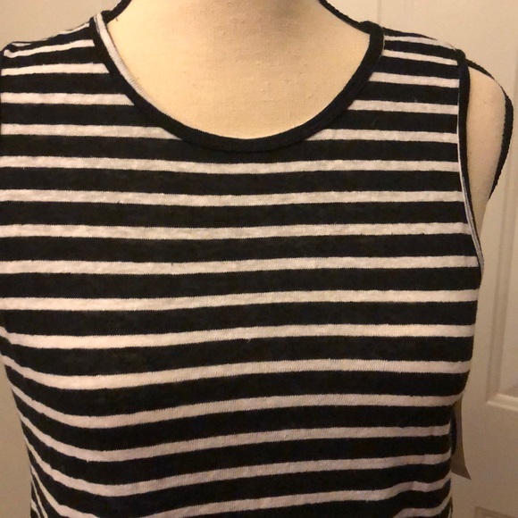 NWT OLD NAVY SLEEVELESS TOP BLACK AND WHITE STRIPE - Picture 2 of 5